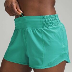 Lululemon Hotty Hot Shorts 2.5 in Kelly Green